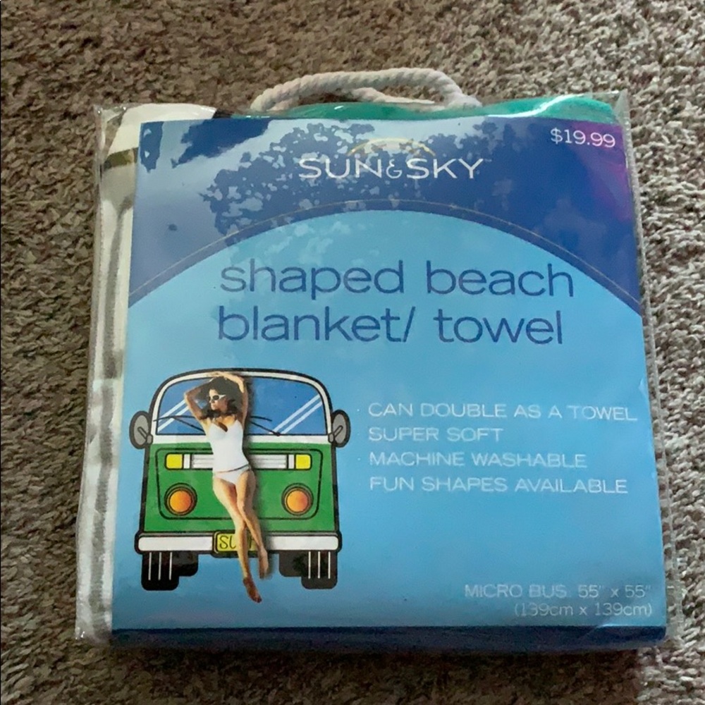 *BRAND NEW* SHAPED BEACH BLANKET/TOWEL 55” x 55”